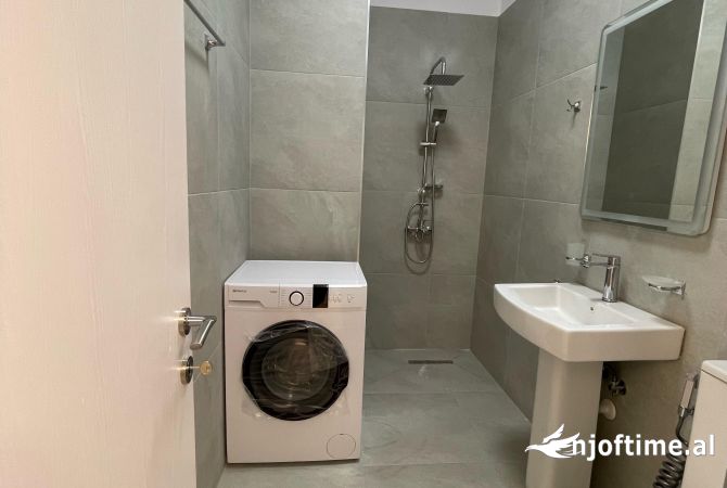 Shtepi ne shitje Apartament ne Tirane, 2+1, Mobilimi E mobiluar, Pagesa 150,000  Euro.