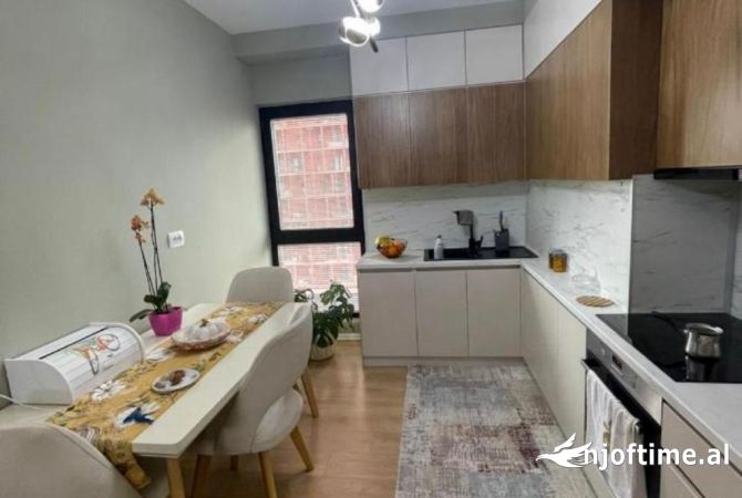 Shtepi ne shitje Apartament ne Tirane, 2+1, Mobilimi E mobiluar, Pagesa 350,000  Euro.