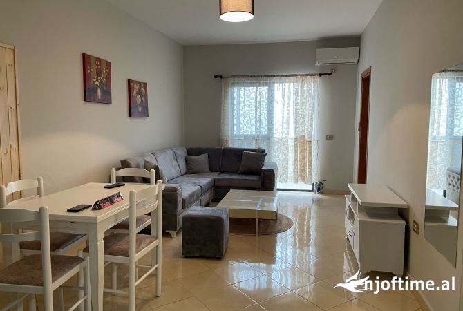 Shtepi me qera Apartament ne Tirane, 2+1, Mobilimi E mobiluar, Pagesa 450  Euro.