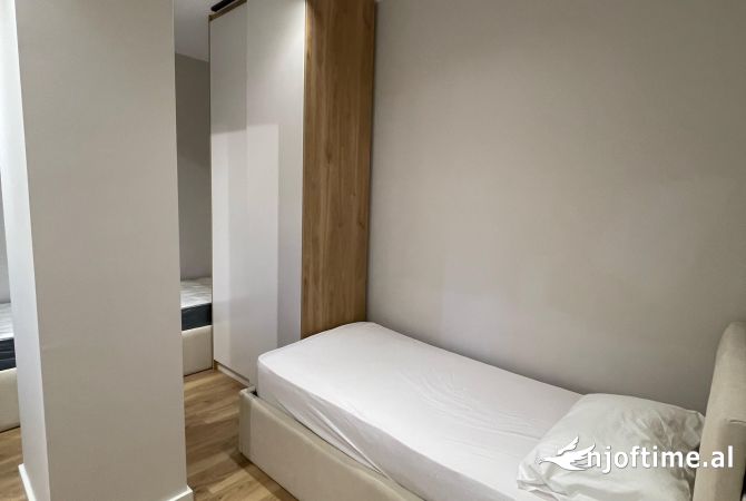 Shtepi me qera 2+1 ne Tirane - 800 Euro
