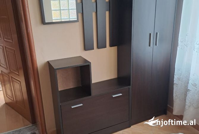 Shtepi me qera Shtepi Private ne Tirane, 2+1, Mobilimi E mobiluar, Pagesa 450  Euro.