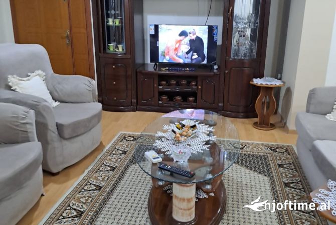 Shtepi me qera Shtepi Private ne Tirane, 2+1, Mobilimi E mobiluar, Pagesa 450  Euro.