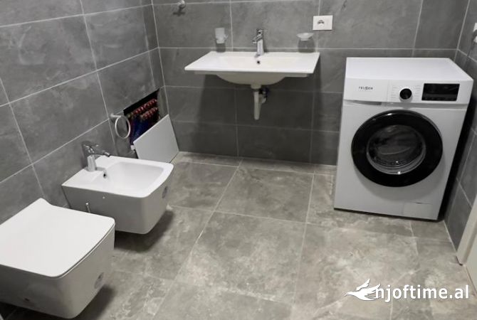 Shtepi me qera Apartament ne Tirane, 2+1, Mobilimi E mobiluar, Pagesa 550  Euro.