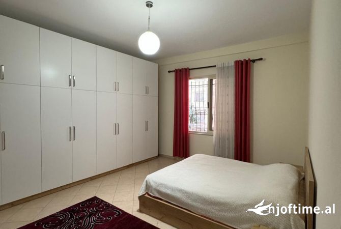 Shtepi me qera Apartament ne Tirane, 1+1, Mobilimi E mobiluar, Pagesa 500  Euro.