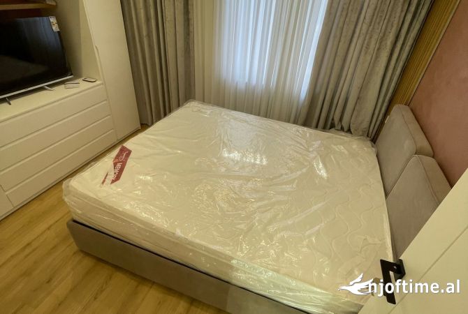 Shtepi me qera Apartament ne Tirane, 1+1, Mobilimi E mobiluar, Pagesa 550  Euro.