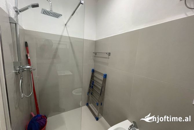 Shtepi me qera Apartament ne Tirane, 1+1, Mobilimi E mobiluar, Pagesa 550  Euro.