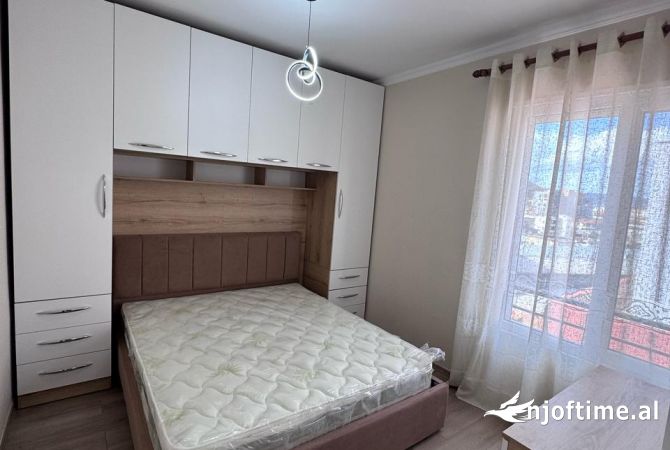 Shtepi me qera Apartament ne Tirane, 2+1, Mobilimi E mobiluar, Pagesa 500  Euro.