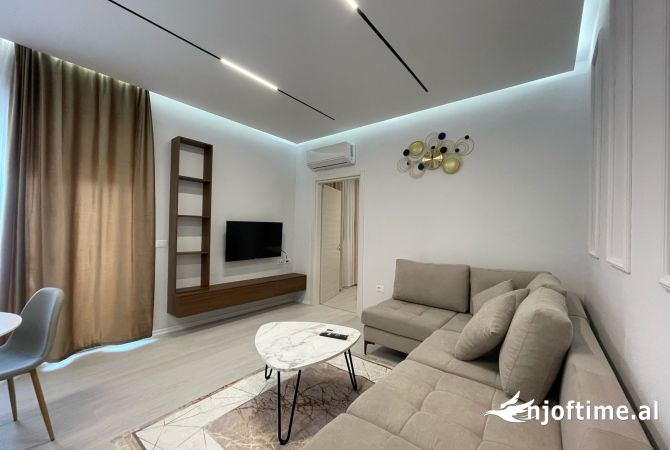 Shtepi me qera Apartament ne Tirane, 1+1, Mobilimi E mobiluar, Pagesa 550  Euro.