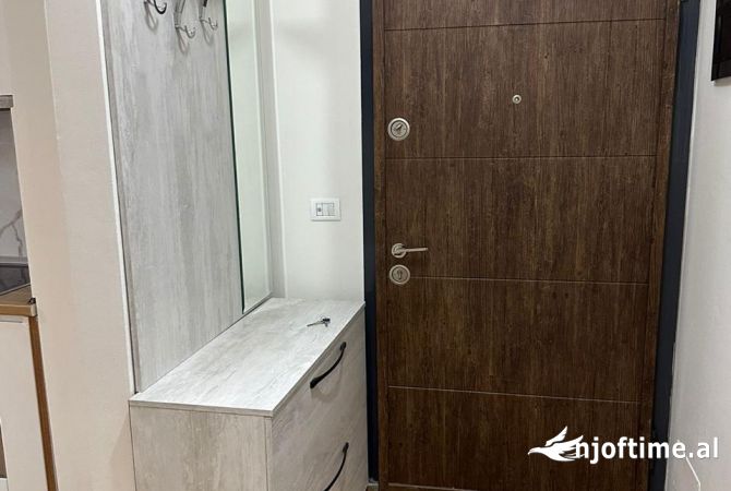 Shtepi me qera Apartament ne Tirane, 1+1, Mobilimi E mobiluar, Pagesa 500  Euro.