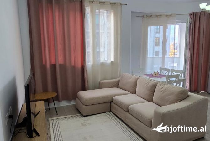 Shtepi me qera Apartament ne Tirane, 2+1, Mobilimi E mobiluar, Pagesa 550  Euro.
