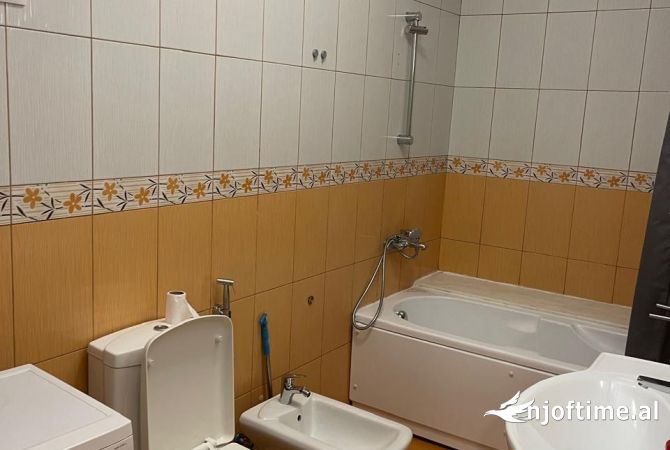 Shtepi me qera Apartament ne Tirane, 2+1, Mobilimi E mobiluar, Pagesa 850  Euro.