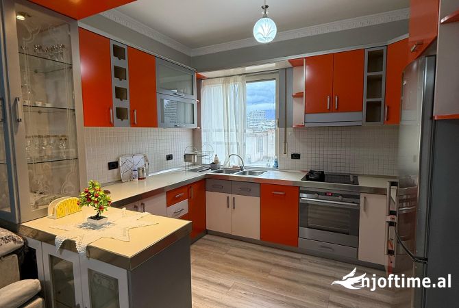 Shtepi me qera Apartament ne Tirane, 2+1, Mobilimi E mobiluar, Pagesa 800  Euro.