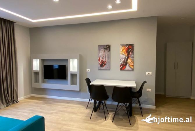 Shtepi me qera Apartament ne Tirane, 2+1, Mobilimi E mobiluar, Pagesa 640  Euro.