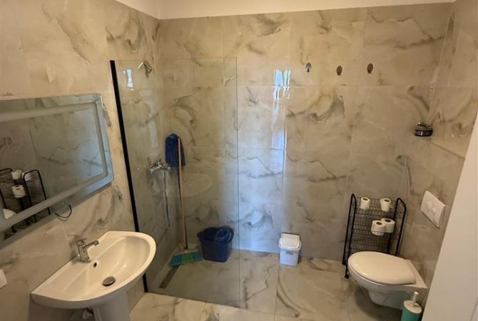 Shtepi me qera 2+1 ne Tirane - 700 Euro