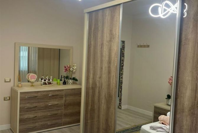 Shtepi me qera 1+1 ne Tirane - 900 Euro