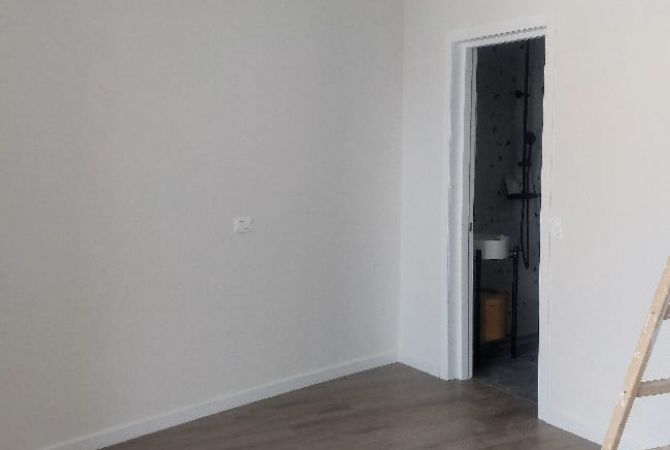 Ambient biznesi me qera 3+1 ne Tirane - 1,500 Euro