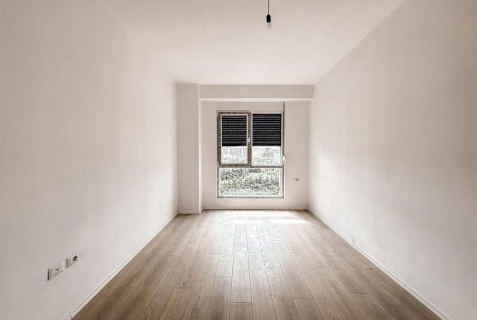 Shtepi ne shitje Apartament ne Tirane, 3+1, Mobilimi Bosh, pa mobiluar, Pagesa 230,000  Euro.