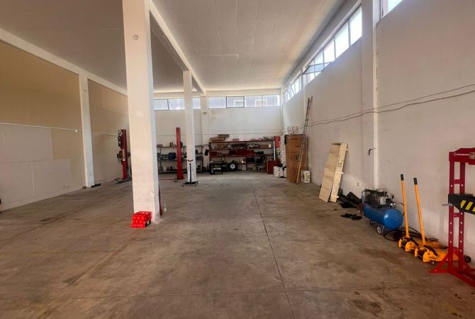 Ambient biznesi me qera 6+1 ne Tirane - 1,500 Euro