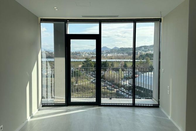 AMBIENT BIZNESI ME QIRA TE LAKE VIEW 