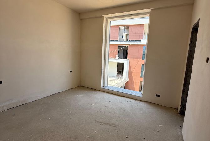 Shtepi ne shitje Apartament ne Tirane, 2+1, Mobilimi Bosh, pa mobiluar, Pagesa 288,160  Dollar.