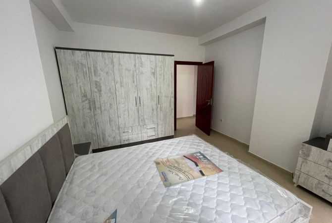 Shtepi me qera Apartament ne Tirane, 2+1, Mobilimi E mobiluar, Pagesa 500  Euro.