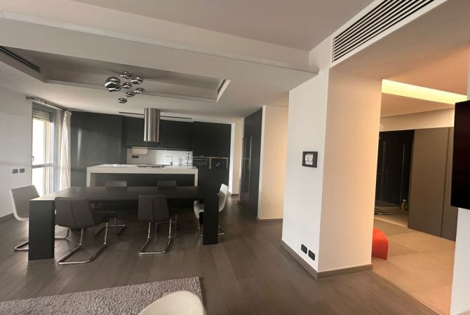 Shtepi me qera Apartament ne Tirane, 3+1, Mobilimi Bosh, pa mobiluar, Pagesa 2,000  Euro.