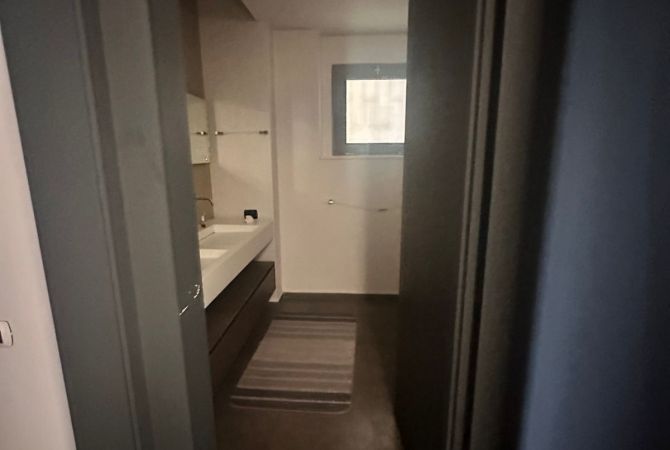 Shtepi me qera 3+1 ne Tirane - 2,000 Euro