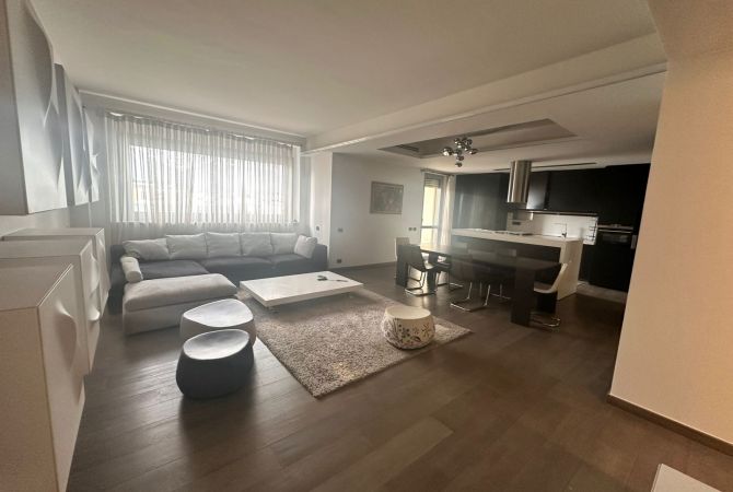 Shtepi me qera Apartament ne Tirane, 3+1, Mobilimi Bosh, pa mobiluar, Pagesa 2,000  Euro.