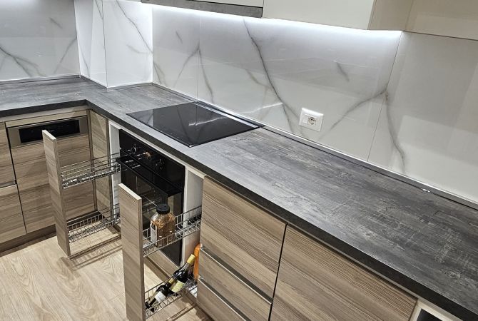 Shtepi ne shitje Apartament ne Tirane, 3+1, Mobilimi E mobiluar, Pagesa 320,000  Euro.