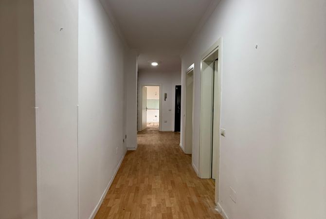 Ambient biznesi me qera 3+1 ne Tirane - 1,500 Euro