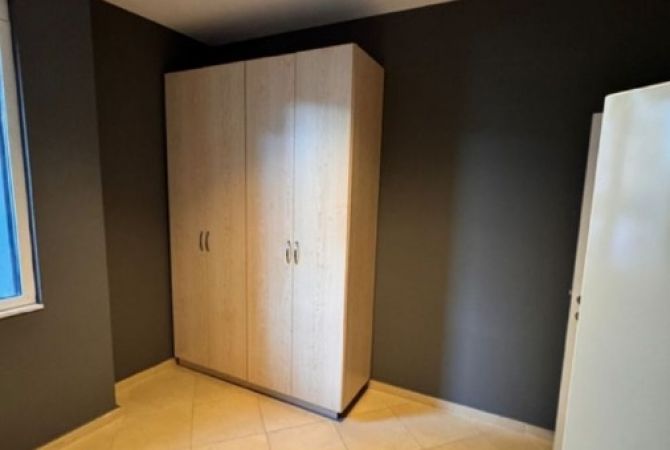 Ambient biznesi me qera 3+1 ne Tirane - 750 Euro