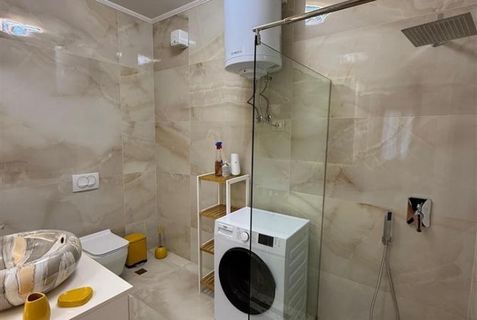 Shtepi me qera 2+1 ne Tirane - 1,200 Euro