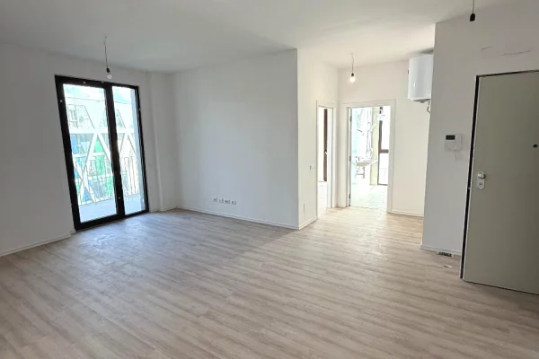 Business Property for Rent 3+1 in Tirana - 1,000 Euro