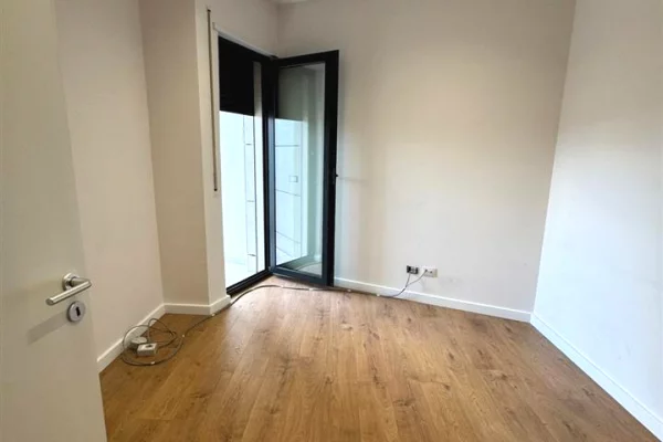 Business Property for Rent 3+1 in Tirana - 2,000 Euro