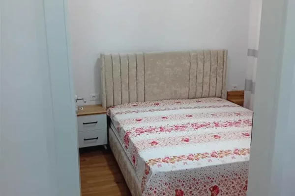Shtepi me qera 1+1 ne Tirane - 449 Euro