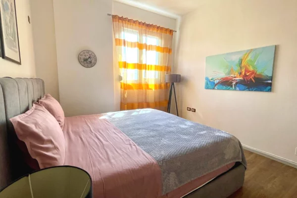 Shtepi me qera 1+1 ne Tirane - 699 Euro