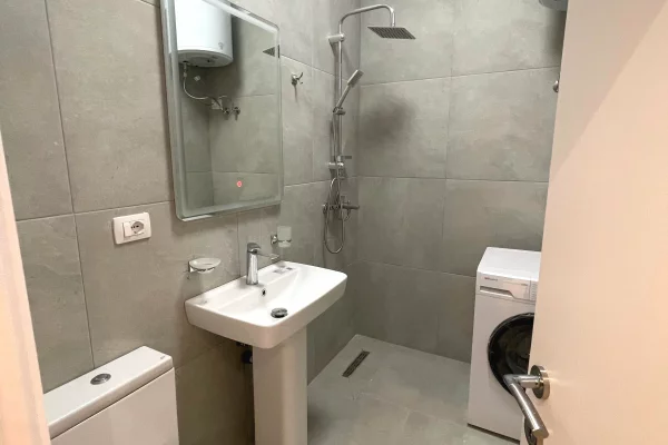 Shtepi ne shitje Apartament ne Tirane, 2+1, Mobilimi E mobiluar, Pagesa 143,000  Euro.