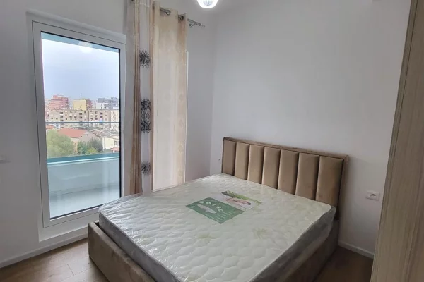 Shtepi me qera Apartament ne Tirane, 2+1, Mobilimi E mobiluar, Pagesa 50,000  Leke.