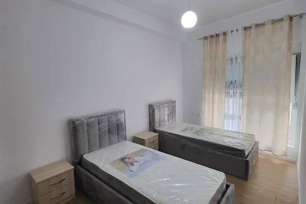 Shtepi me qera Apartament ne Tirane, 2+1, Mobilimi E mobiluar, Pagesa 50,000  Leke.