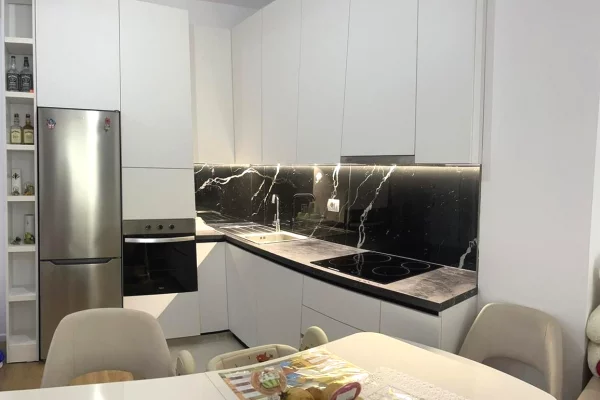 Shtepi me qera Apartament ne Tirane, 1+1, Mobilimi E mobiluar, Pagesa 45,000  Leke.