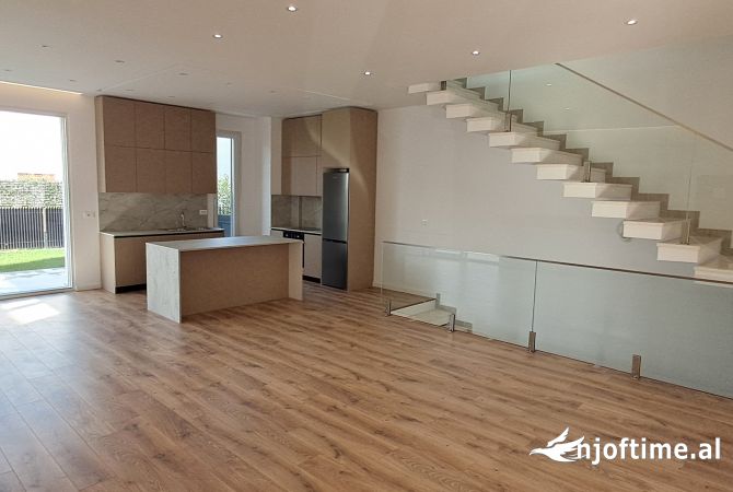 Shtepi me qera 4+1 ne Tirane - 3,499 Euro