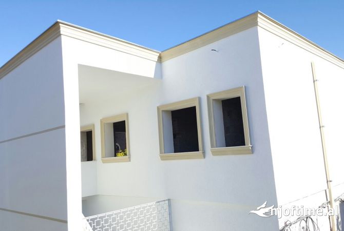 Shitet Godine 2 Katshe – Nderroq, 115m2 – Pershtatshme per Biznese