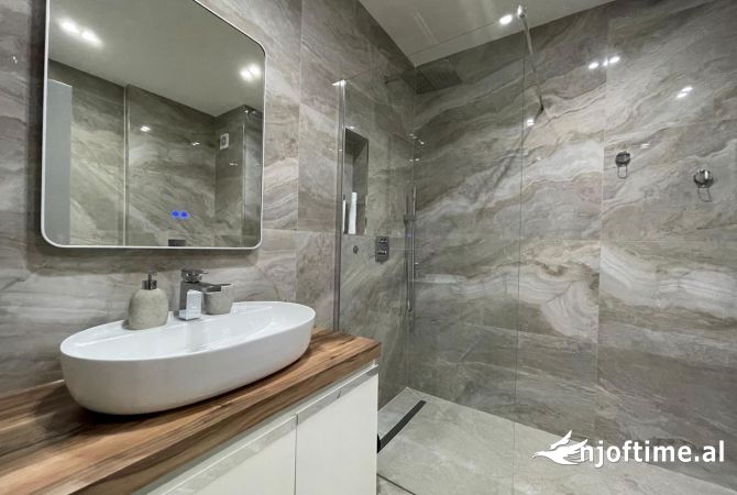 Shtepi me qera Apartament ne Tirane, 1+1, Mobilimi E mobiluar, Pagesa 1,000  Euro.