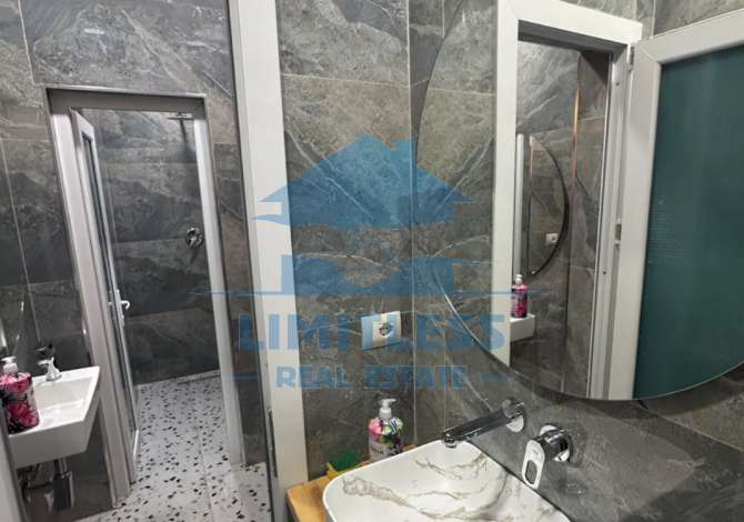 Shitet Ambient Komercial ne rrugen Dhaskal Todri, Tirane, Astir