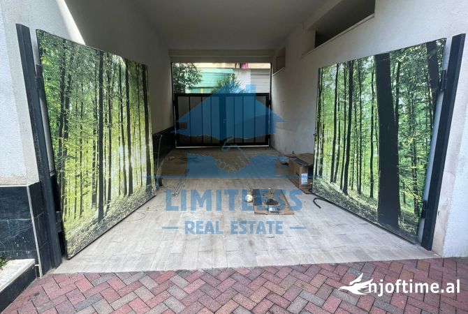 Ambient biznesi me qera 4+1 ne Tirane - 30,000 Leke