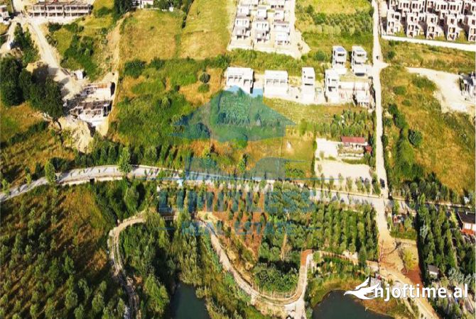 Shtepi ne shitje Duplex(shtepi me 2 kate) ne Tirane, 3+1, Mobilimi Pjeserisht e mobiluar, Pagesa 226,200  Euro.