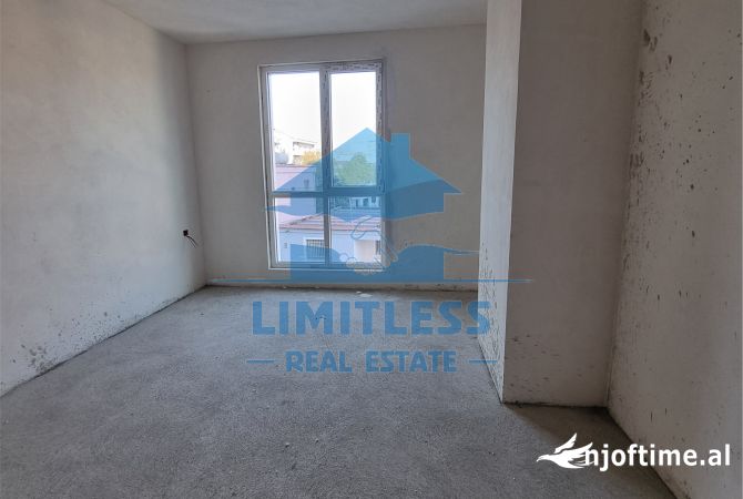 Shtepi ne shitje Apartament ne Tirane, 2+1, Mobilimi Pjeserisht e mobiluar, Pagesa 162,550  Euro.