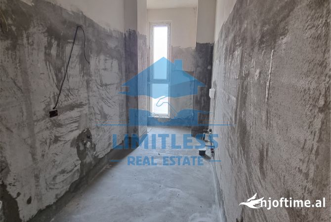 Shtepi ne shitje Apartament ne Tirane, 2+1, Mobilimi Pjeserisht e mobiluar, Pagesa 162,550  Euro.