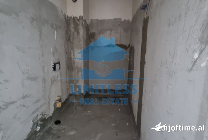 Shtepi ne shitje Apartament ne Tirane, 2+1, Mobilimi Pjeserisht e mobiluar, Pagesa 162,550  Euro.