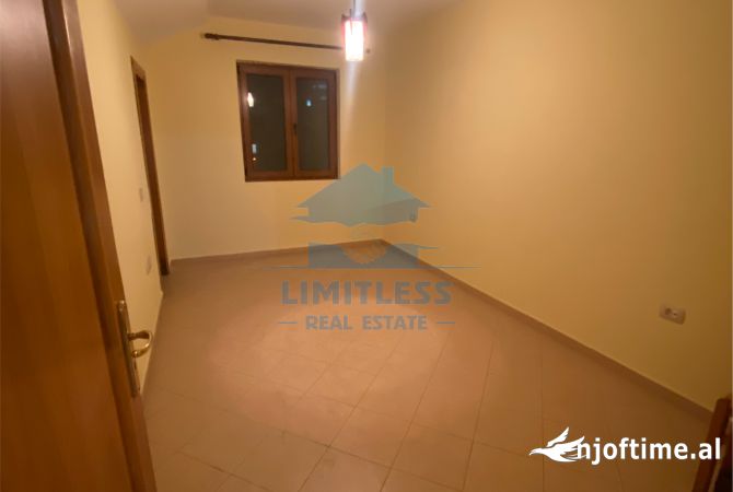 Jepet me qera Ambient 4+1+3 me sip. 150 m2 per Zyra, AirBnb ose Banim